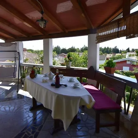 Apartment In With Terrace, Air Conditioning, Wi-fi Savudrija
